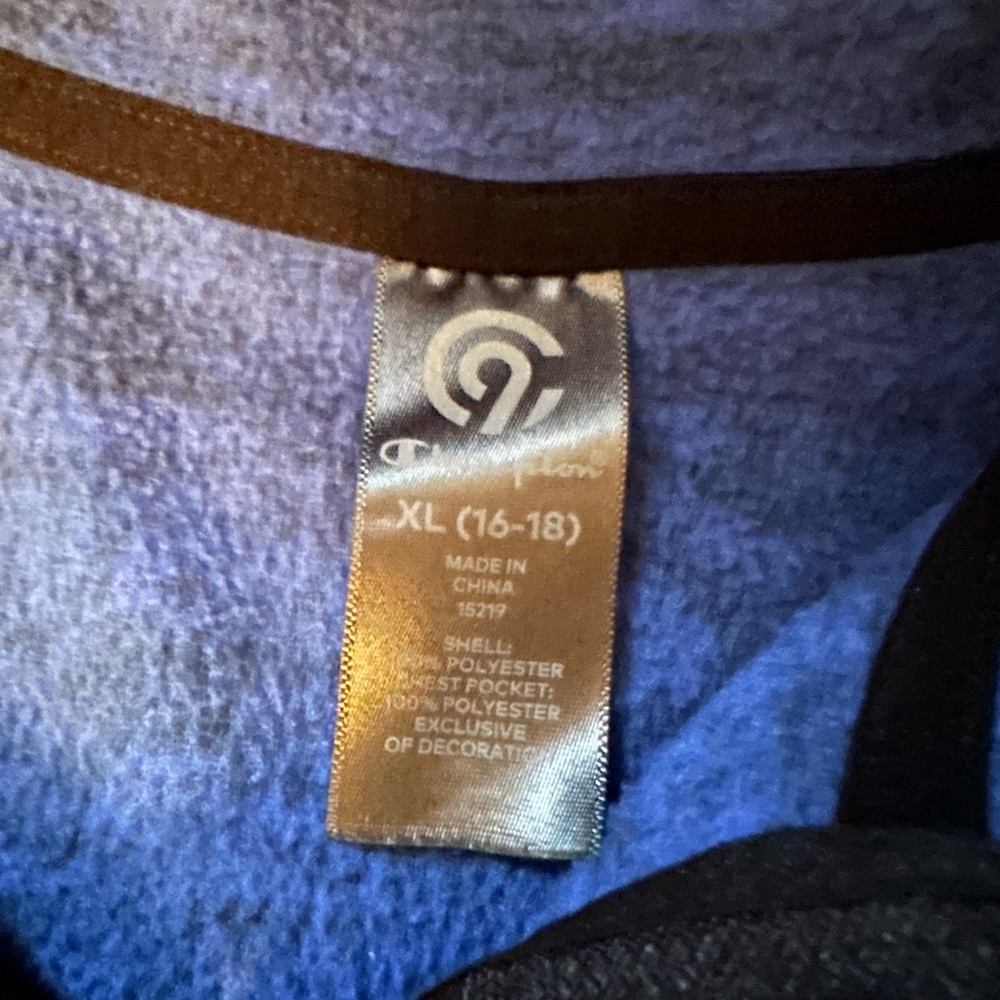 Champion pullover - Picture 3 of 3